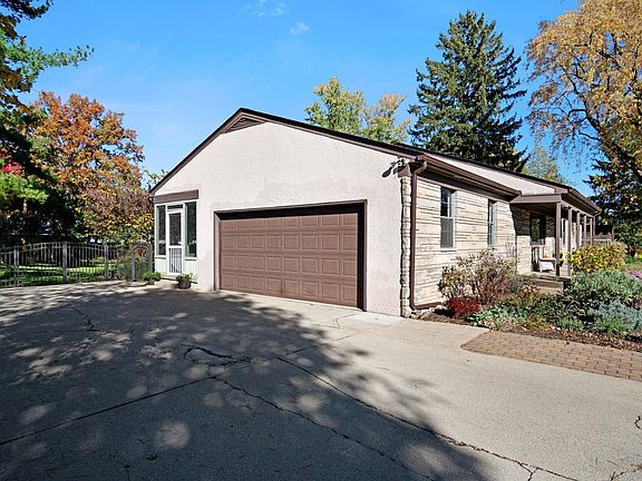 4th image of 110 Grandview Dr