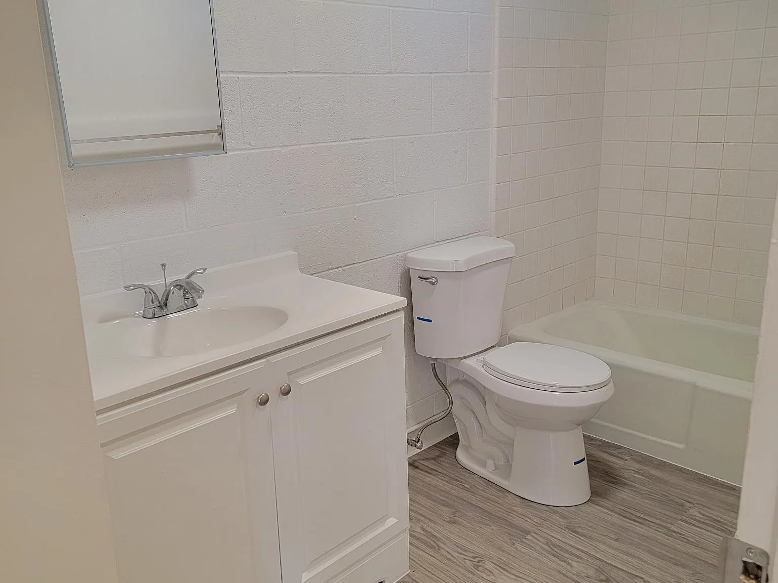 1479 Thurston Ave — Photo 4