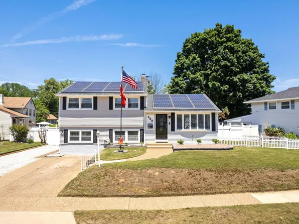 305 Cecelia Dr, Blackwood, NJ 08012