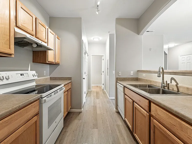 5255 Memphis St #312 — Photo 11