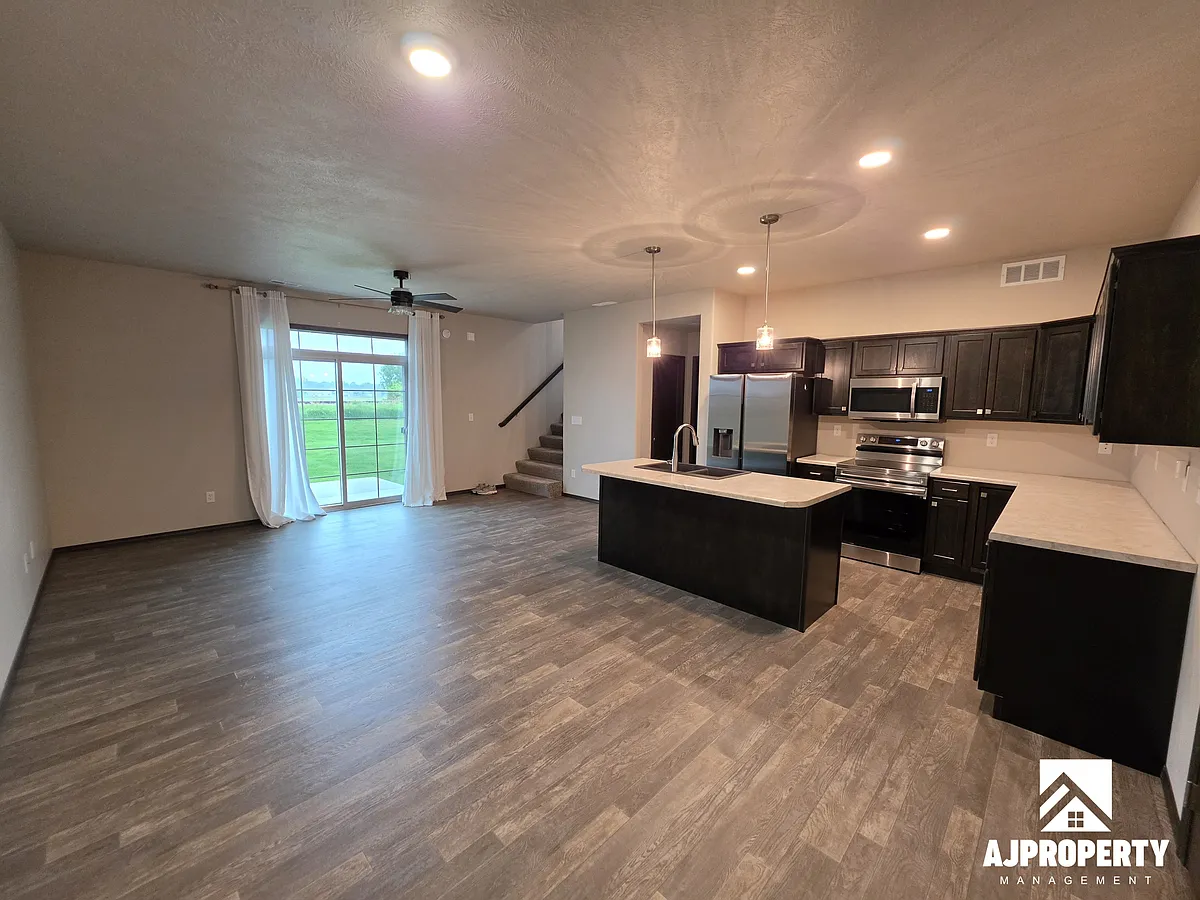 Building Photo - 2542 E Meadowside Pl