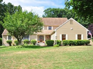 5 Cleary Ln, Windsor, CT 06095