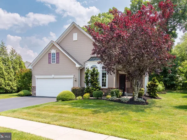 3 Westminster Ct, Pennington, NJ 08534