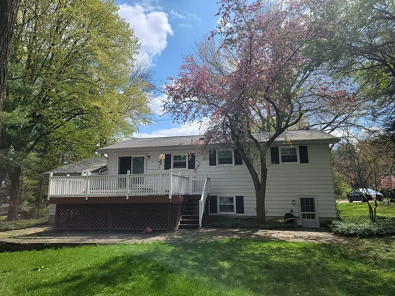 1085 Bunn Hill Rd — Photo 2
