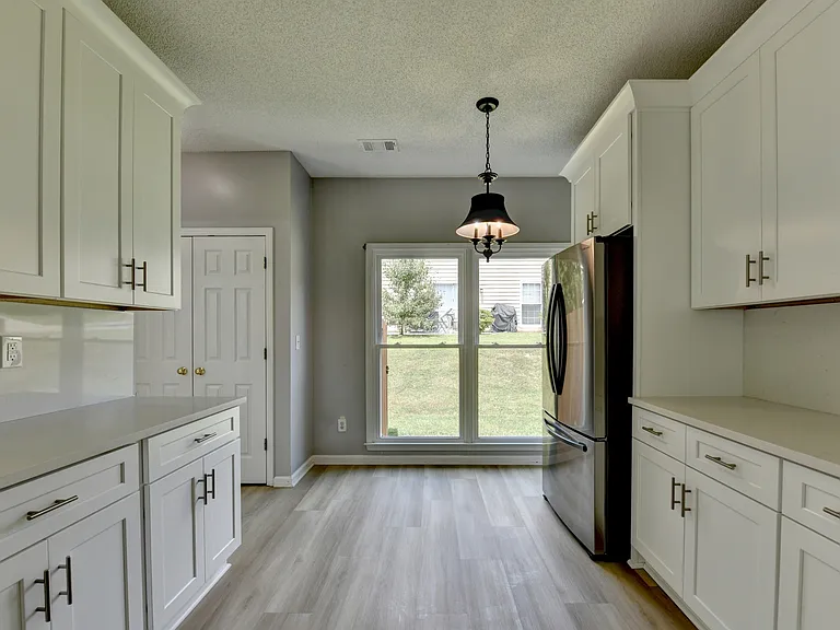 6125 Pattingham Dr — Photo 16