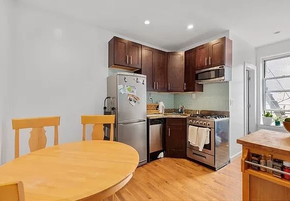 5th image of 62-64 Forsyth St #18