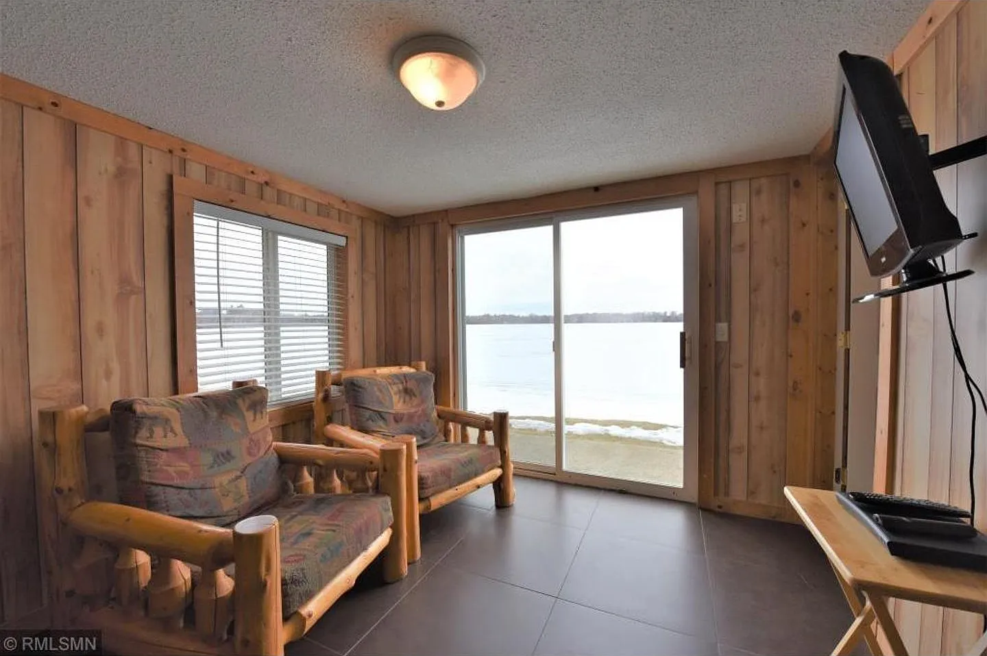 2 Bedrooms, 1 Bathroom Furnished Cabin in Brainerd, MN on Wise Lake — Photo 1