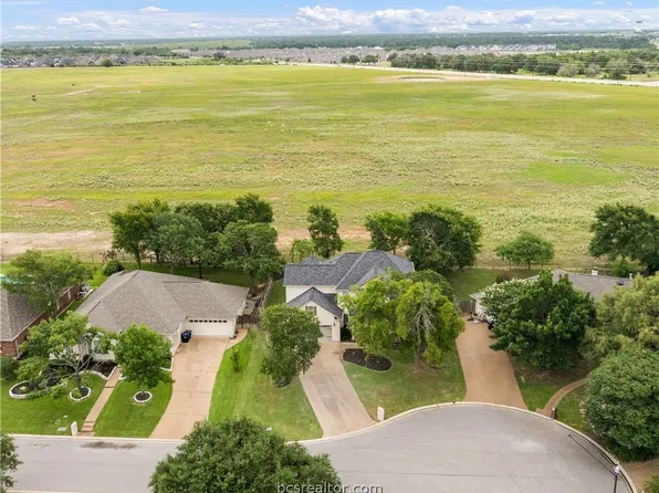 9413 Whitney Ln, College Station, TX 77845