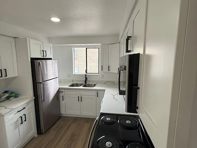 Majestic View Apt — Photo 31