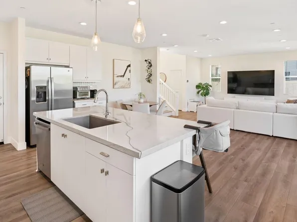 27776 Heritage Ln, Valley Center, CA 92082