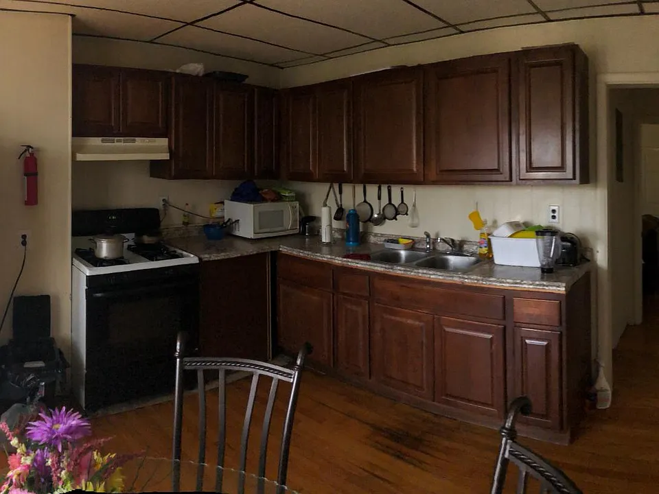 Building Photo 3