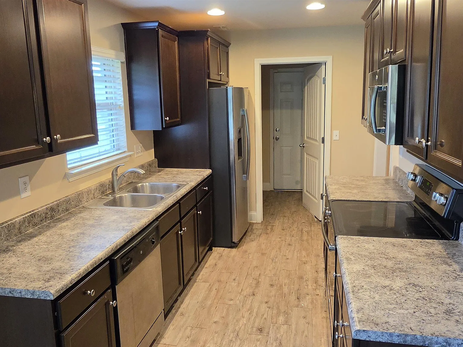 3 bed, 2.0 bath, $1,625 — Photo 3