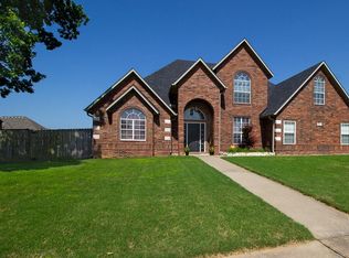2511 SW Pinoak Ave, Bentonville, AR 72713