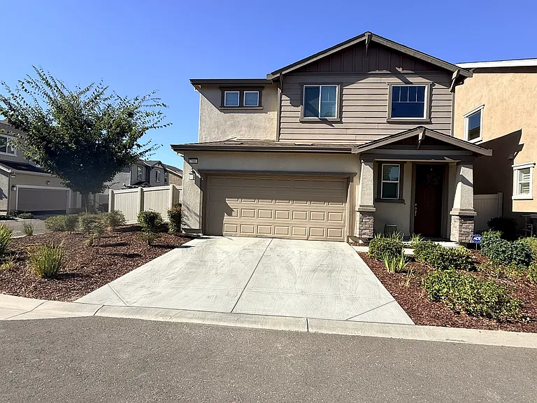 7980 Lizzie Cir — Photo 1