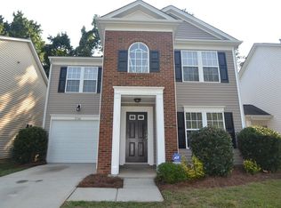 2726 Meadow Knoll Dr, Charlotte, NC 28269