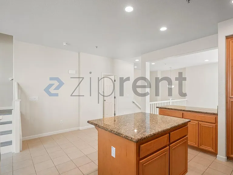 1611 Summer Ln — Photo 12