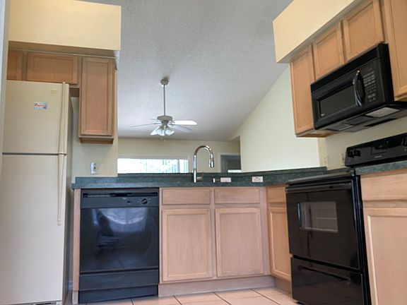 Straigt Kitchen_07122022
