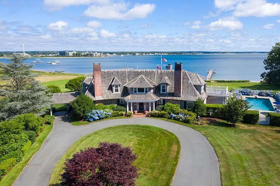 60 Onset Ave, Buzzards Bay, MA 02532 MLS 22100907 Zillow