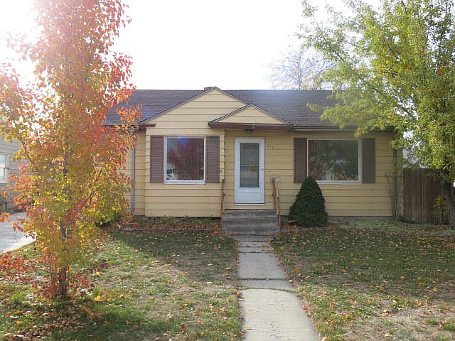 1st image of 366 E 23rd St