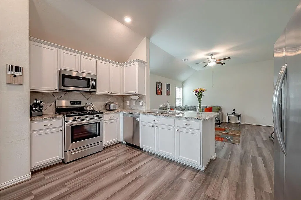 3 bed, 1586 sqft, $2,050 — Photo 4