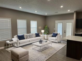 201 N 13th St #101, Rogers, AR 72756