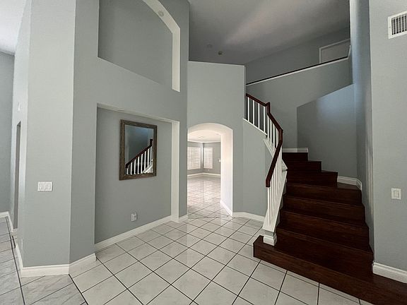 4th image of 2129 Mintzer St