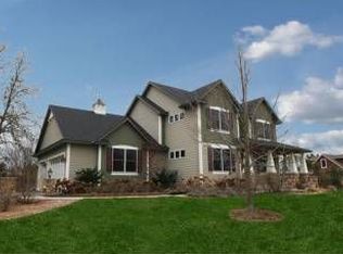 675 Red Pine Ln, Eagan, MN 55123