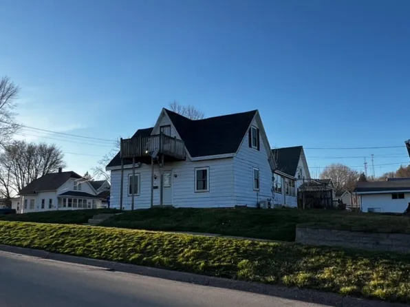 403 Court St, Bellevue, IA 52031