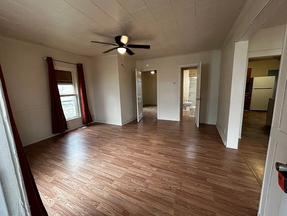 3 bed, 1.5 bath, 1290 sqft, $950 — Photo 3