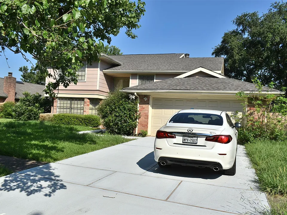2930 Colony Dr