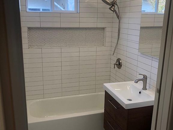 4th image of 635 W Lemon Ave