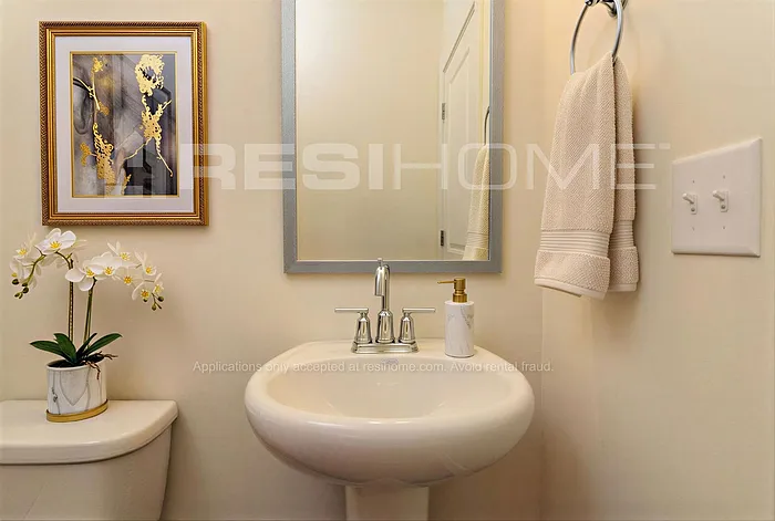 290 Emerald Dr — Photo 14