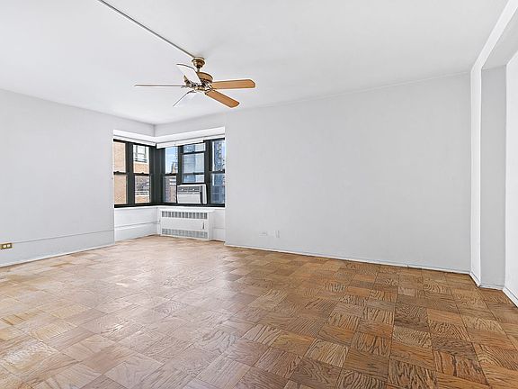2nd image of 210 Broadway Unit J1804