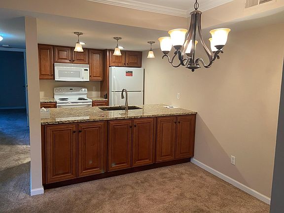 2nd image of 123 W Woodbine Ave