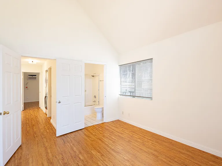 14159 Gilmore St #1 — Photo 6