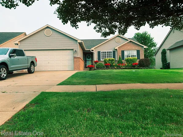 9044 Rockhill Ln, Newport, MI 48166