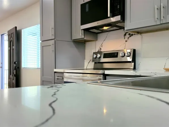 8836 Valencia St, Spring Valley, CA 91977