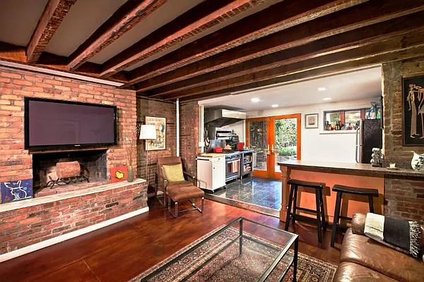 Sold by Town Residential | media 61