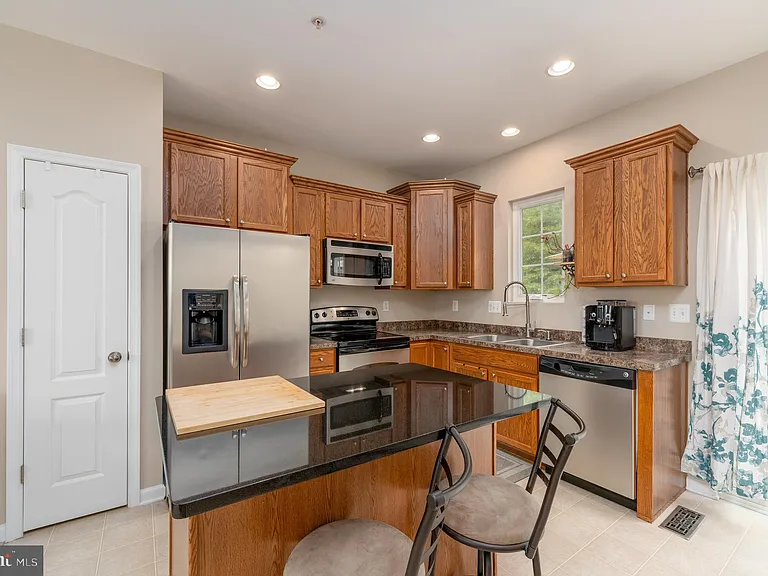 7716 Timbercross Ln — Photo 5