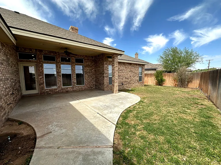401 Springwood Ct — Photo 19