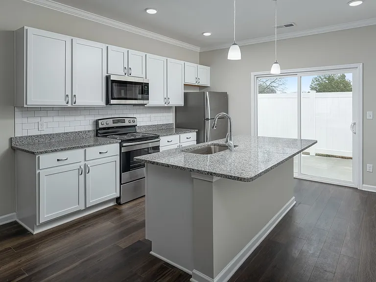 Edgewood Condos — Photo 21