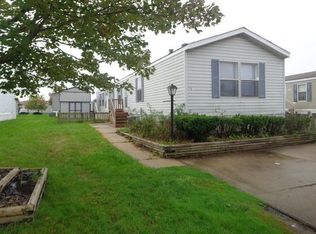 38825 Houston Dr, Romulus, MI 48174
