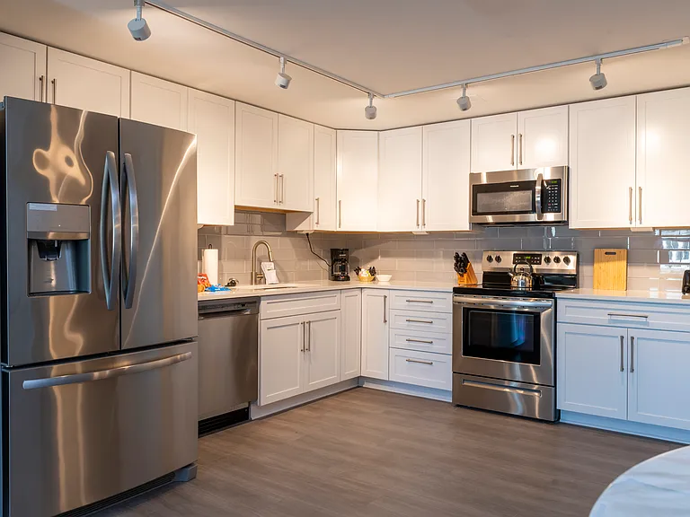 205 Lakeshore Dr #517 — Photo 16