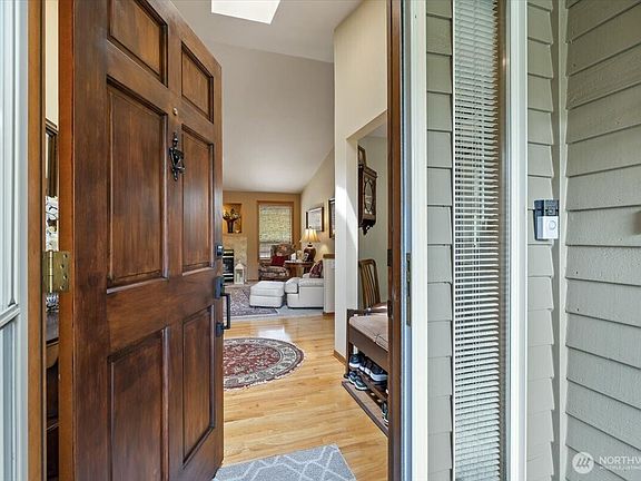 3rd image of 9806 NE 197th Street