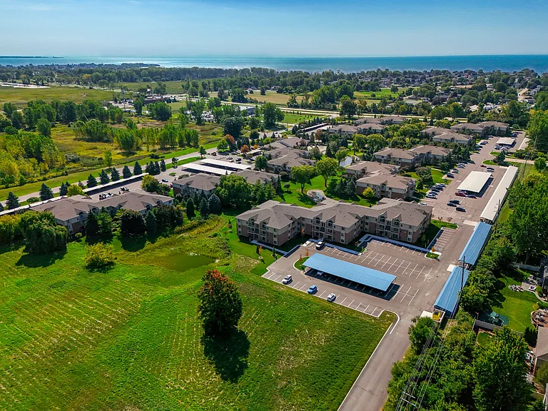 New Apartments for Rent at Prentiss Pointe Apartments in Harrison Township