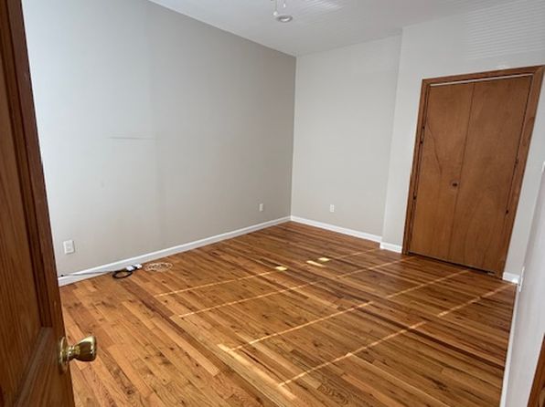 72 Carleton Ave APT 3