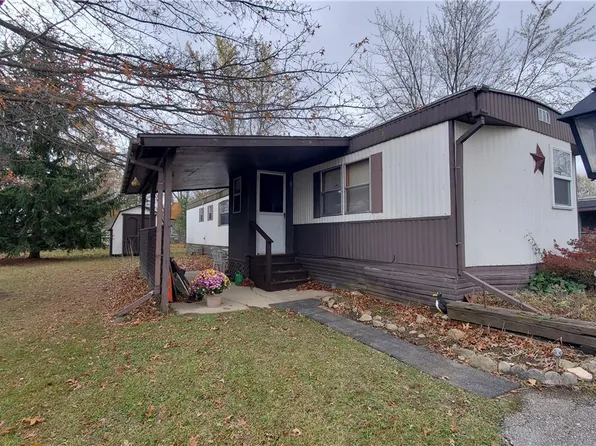 7351 Holly Vista Dr, Erie, PA 16509