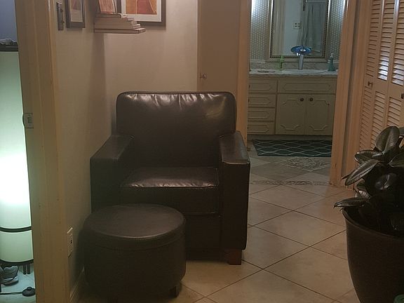 4th image of 350 Thunderbird Dr APT 34
