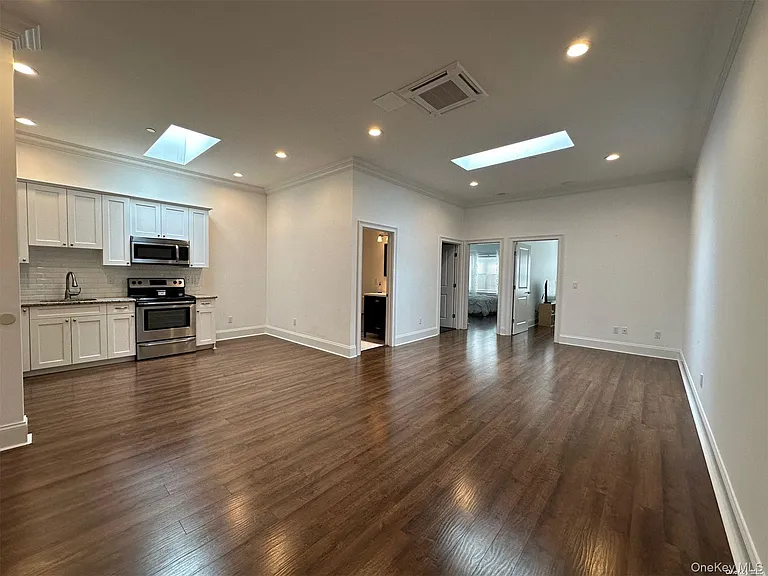 50-3B Stewart Ave #3B — Photo 3