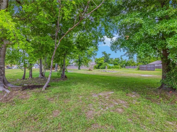 2930 Hodges St, Lake Charles, LA 70601